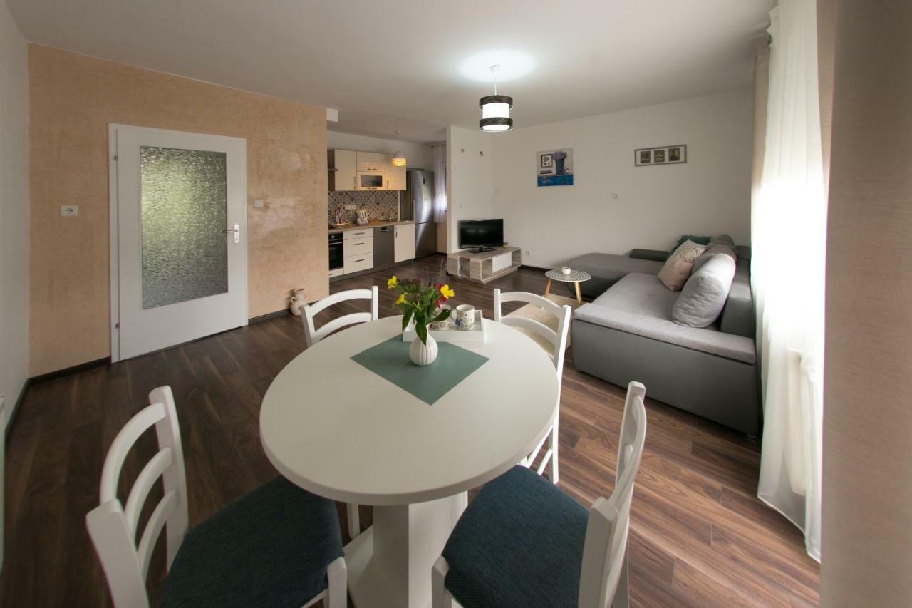 Apartman Maja Daire Otočac Dış mekan fotoğraf